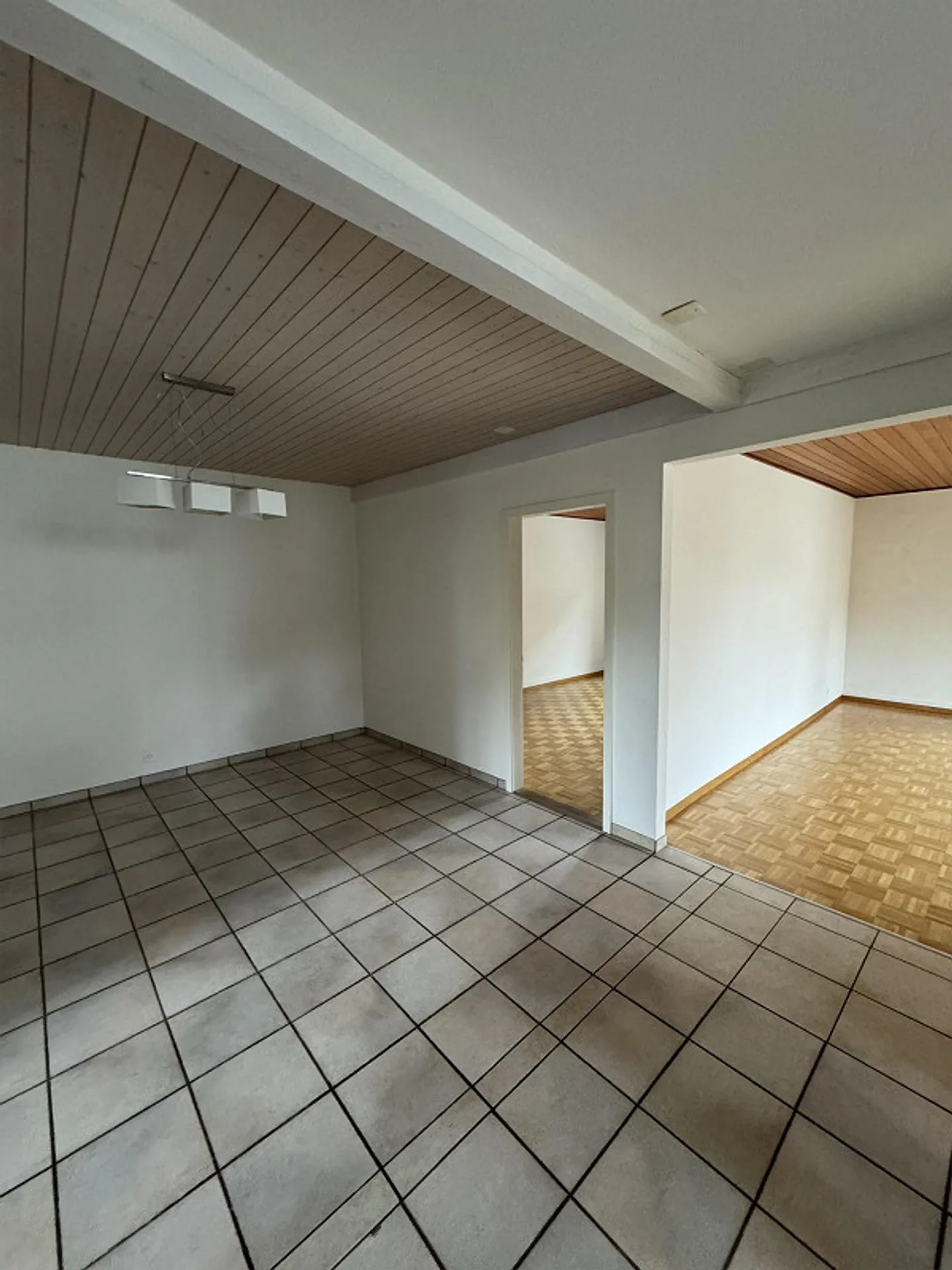 Bright 3.5 Room Apartment with Private Terrace - Photo 12 of 25