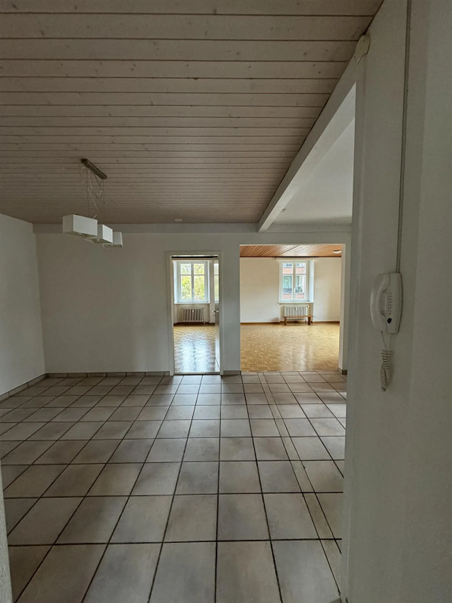 Bright 3.5 Room Apartment with Private Terrace - Photo 14 of 25