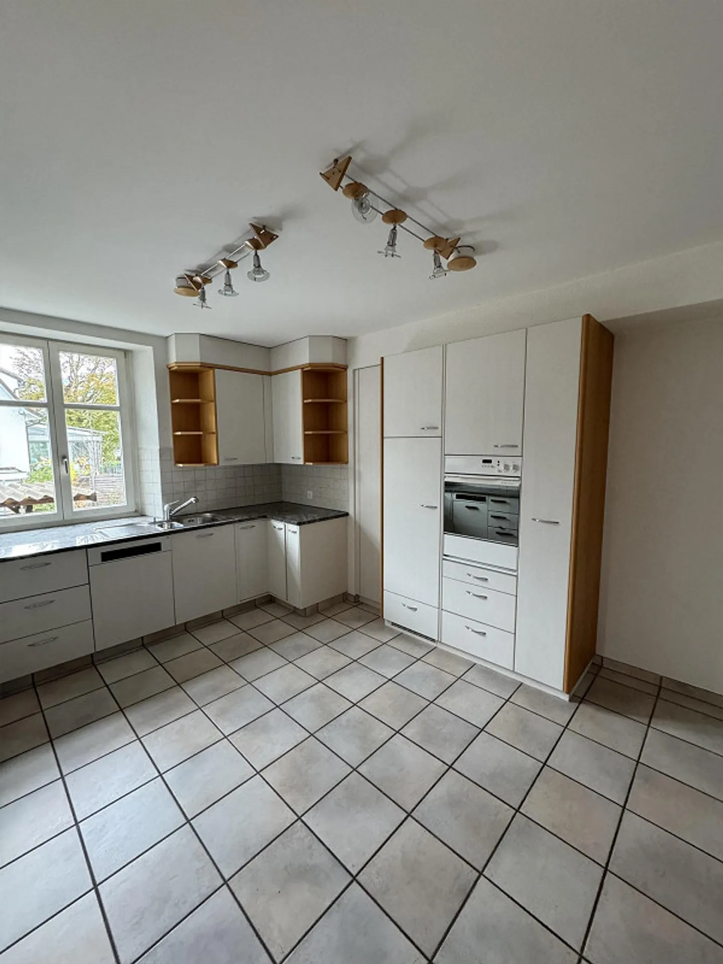 Bright 3.5 Room Apartment with Private Terrace - Photo 18 of 25