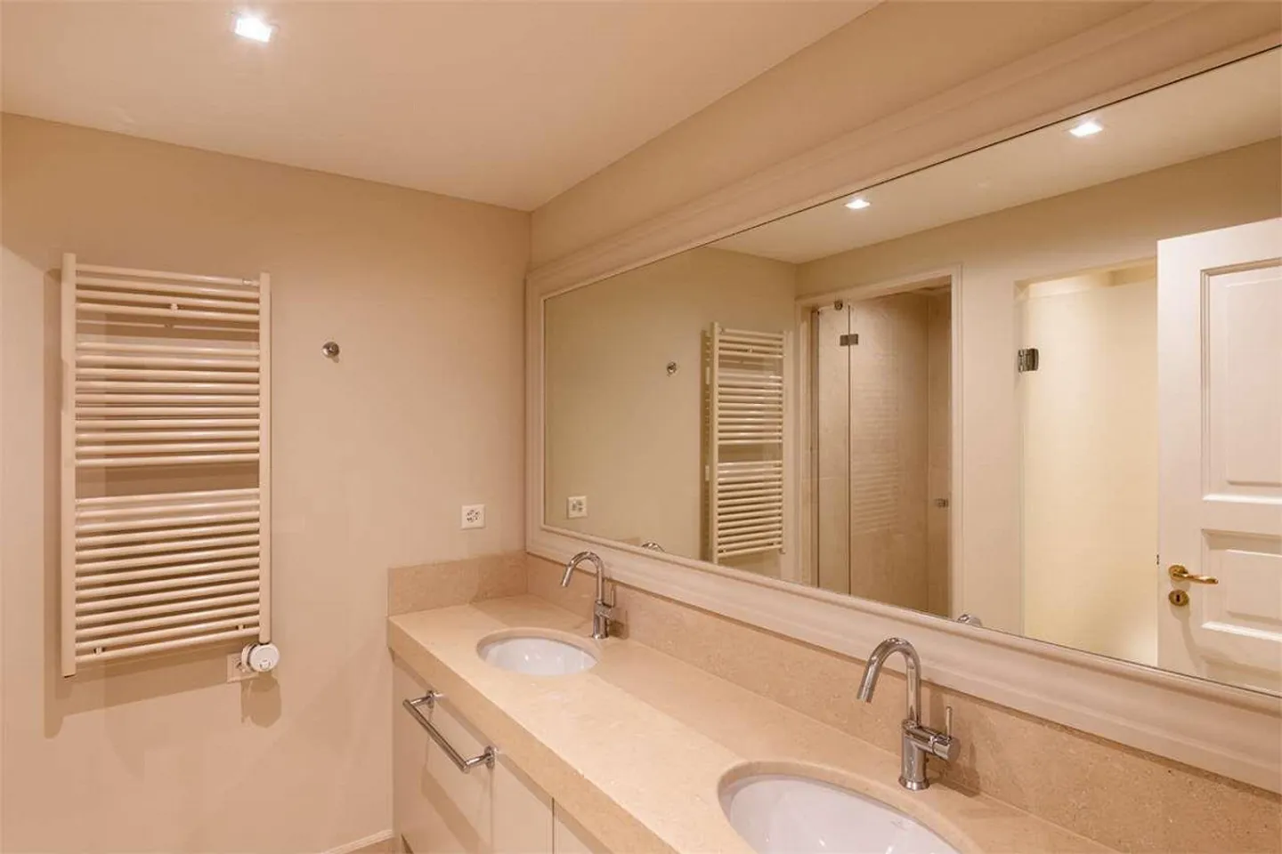 Duplex esclusivo nel Resort Collina d'Oro - Foto 9 di 13