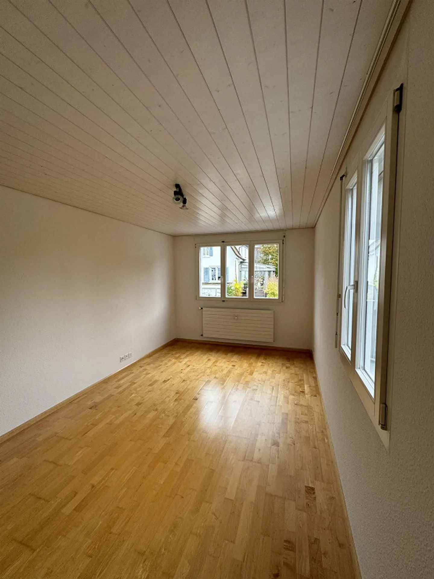 Bright 3.5 Room Apartment with Private Terrace - Photo 23 of 25
