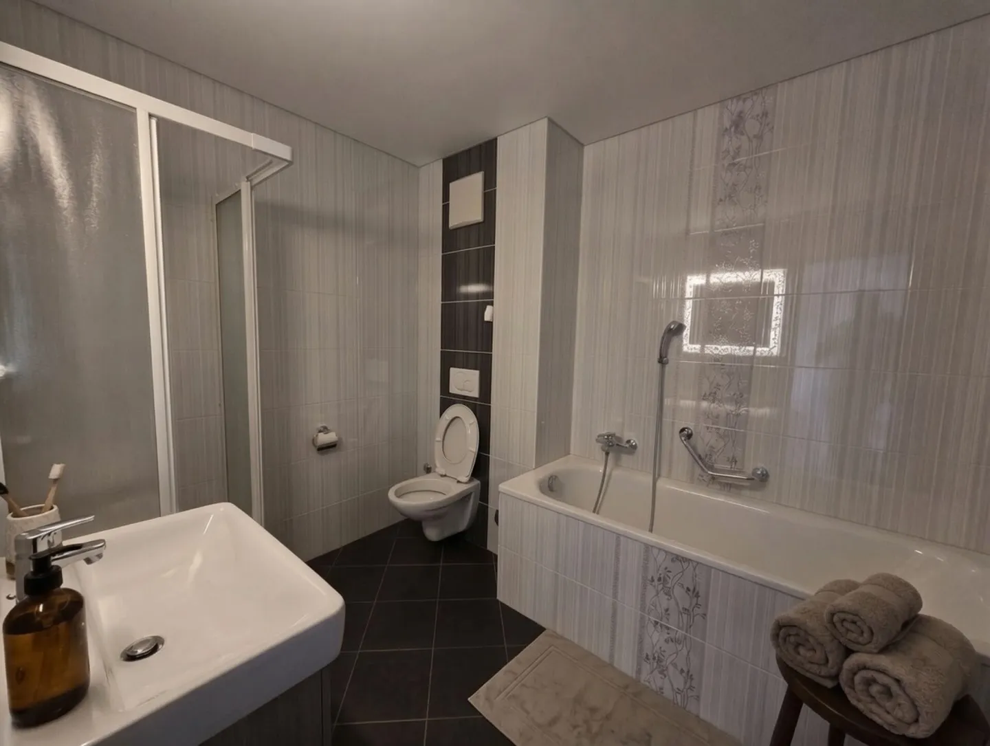 Appartement rénové magnifique - Photo 4 sur 4