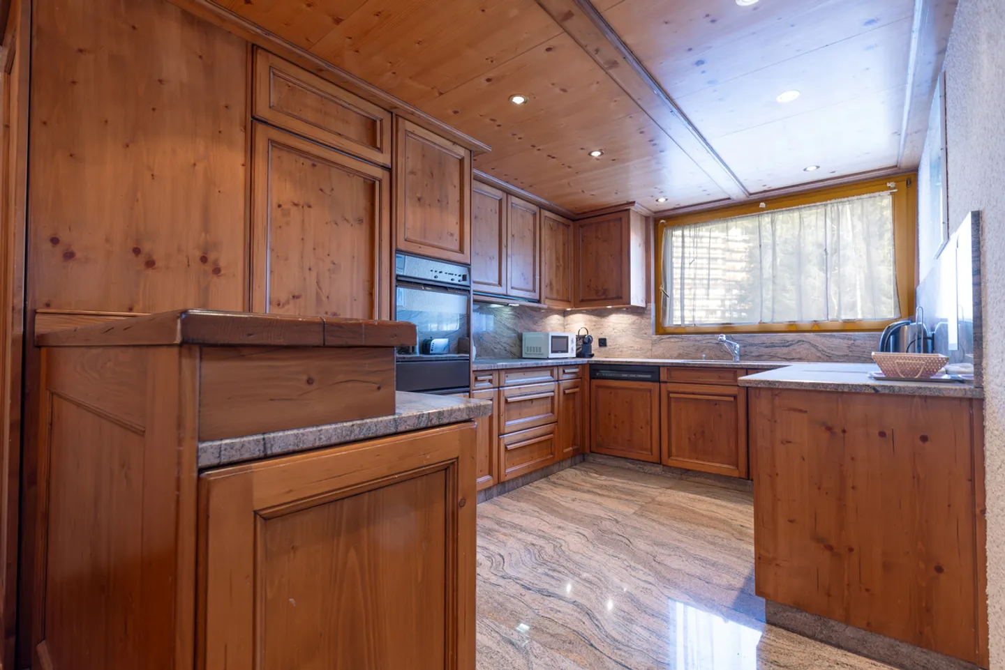 Apartment for rent - Photo 3 of 11