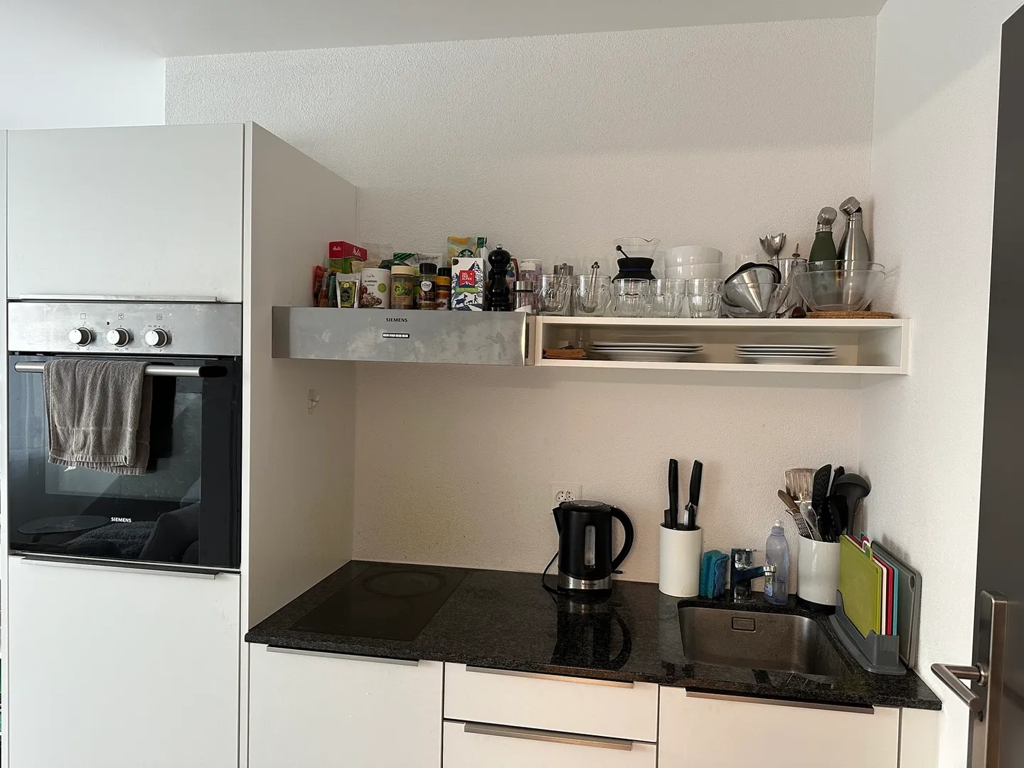 MONOLOCALE A ZURIGO - KREIS 9 ALTSTETTEN, ARREDATO, TEMPORANEO - Foto 6 di 10