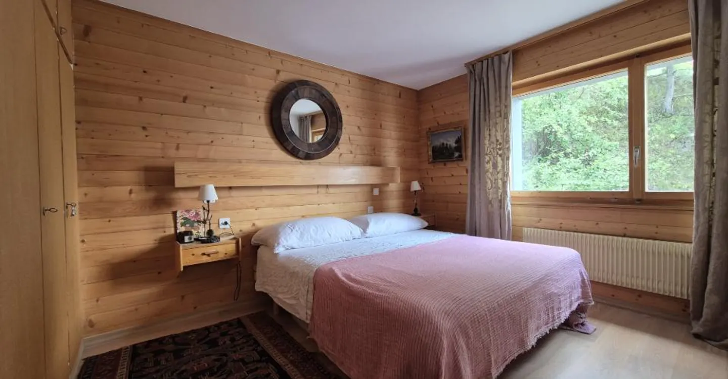 Bright Apartment with Mountain View - Photo 4 of 16