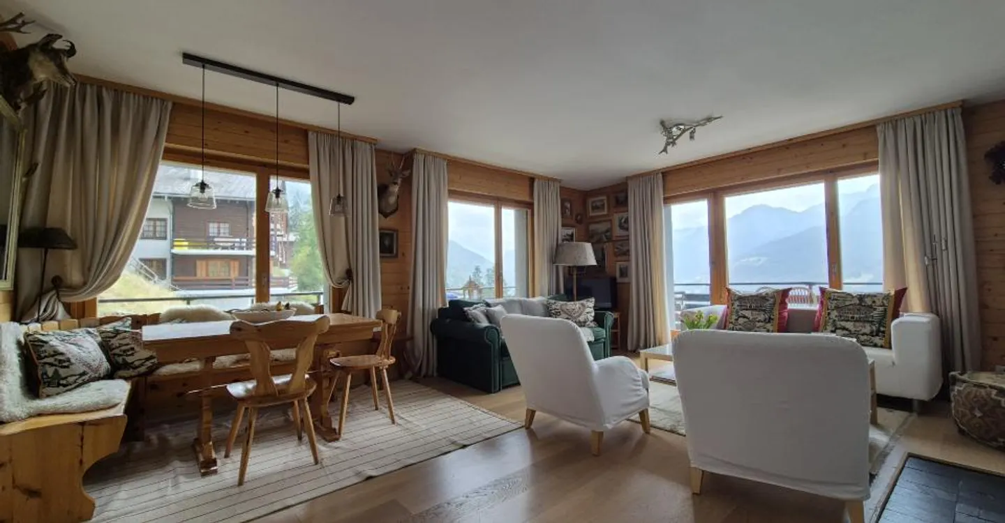 Bright Apartment with Mountain View - Photo 5 of 16