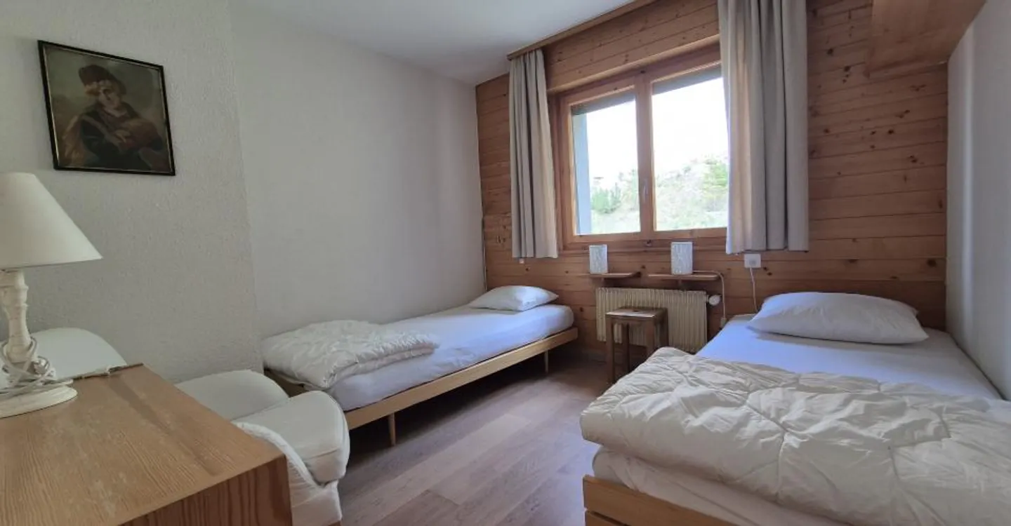 Bright Apartment with Mountain View - Photo 9 of 16