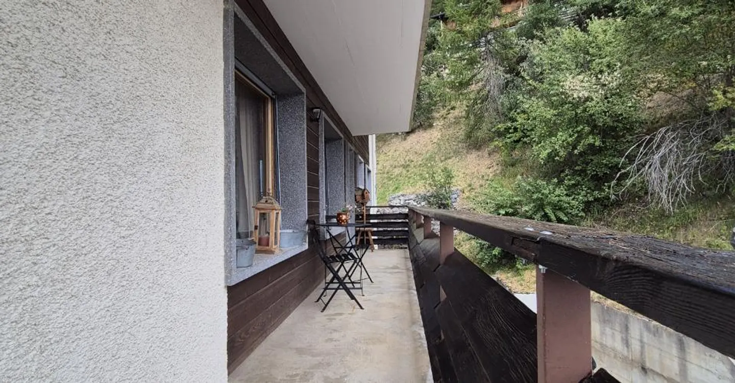 Bright Apartment with Mountain View - Photo 15 of 16