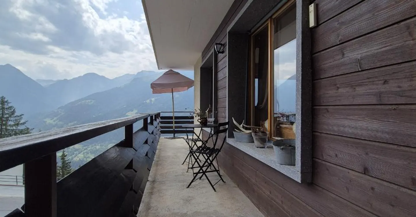 Bright Apartment with Mountain View - Photo 16 of 16