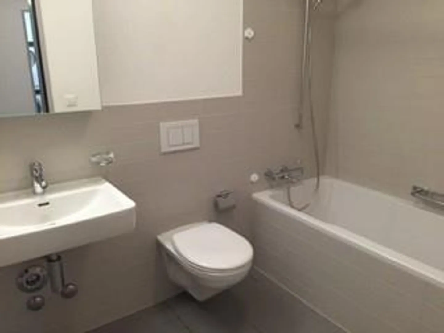 Appartamento moderno 2.5 locali in centro città - 1° piano - Foto 8 di 8