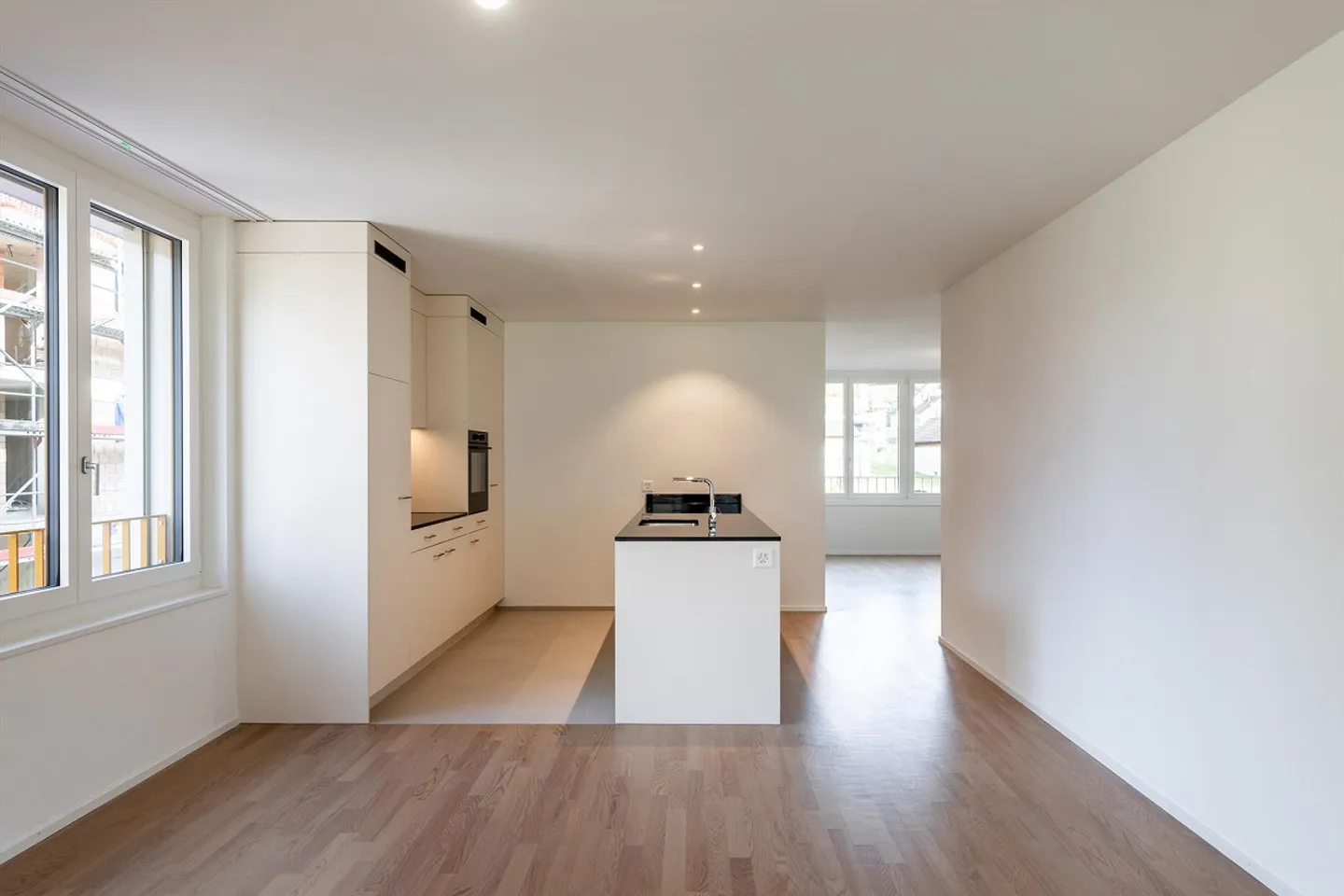 Vivere in centro, vivere a contatto con la natura - moderno appartamento di 4,5 stanze - Foto 4 di 16