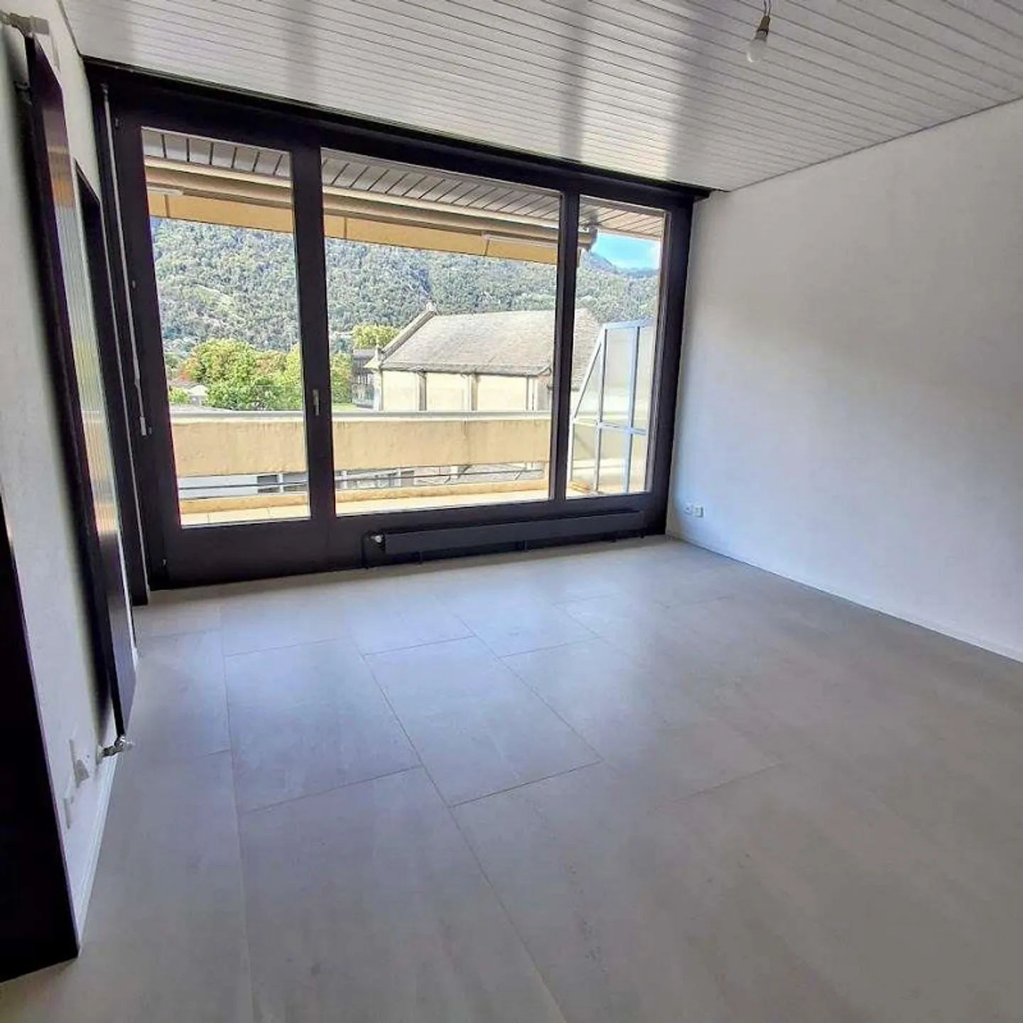 Camera singola in attico arredato nel centro di Bellinzona - Foto 4 di 13