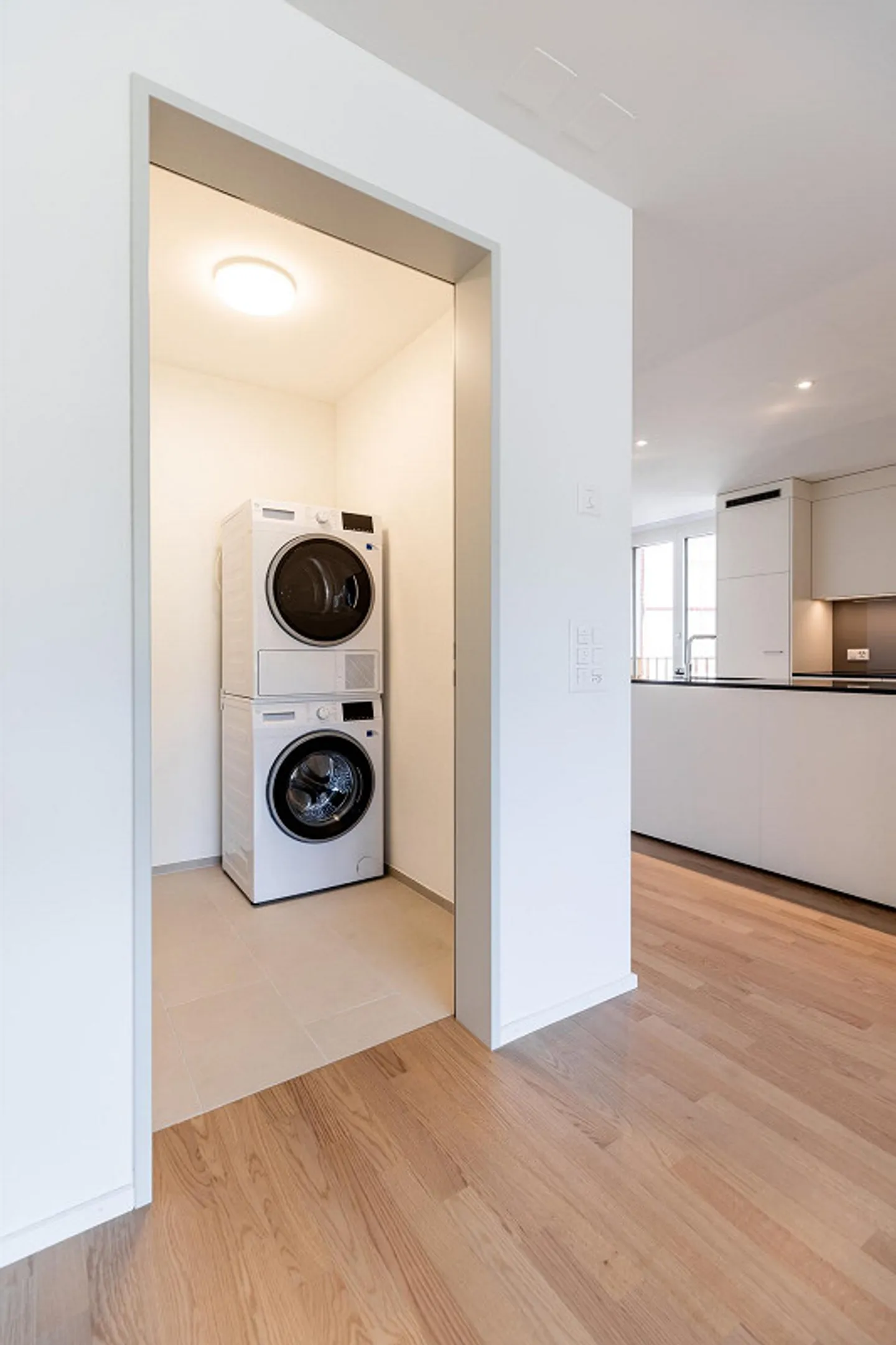 Vivere in centro, vivere a contatto con la natura - moderno appartamento di 4,5 stanze - Foto 9 di 16