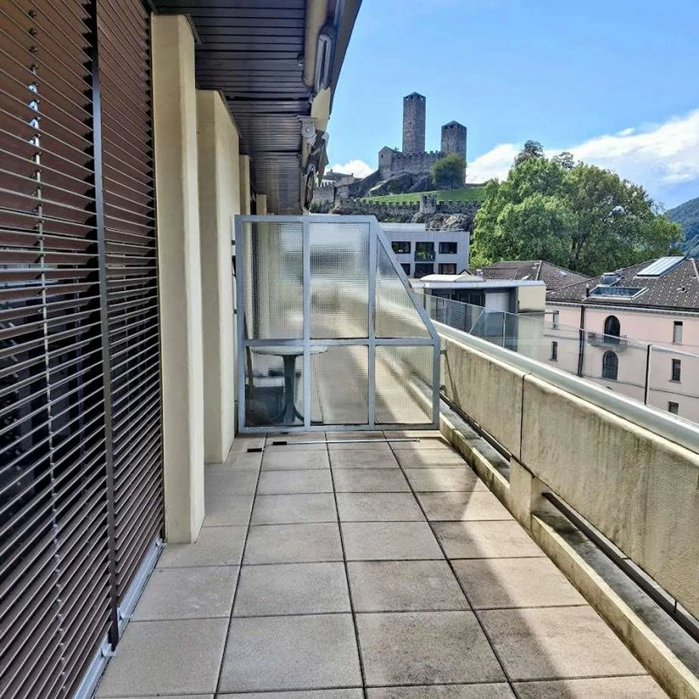 Camera singola in attico arredato nel centro di Bellinzona - Foto 3 di 13