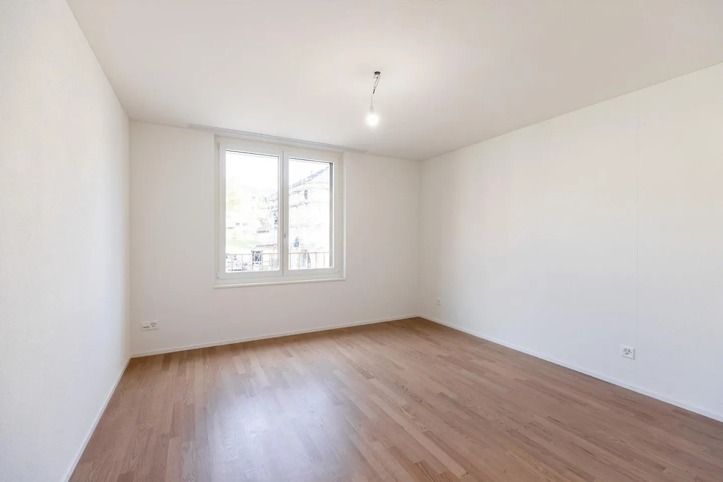 Vivere in centro, vivere a contatto con la natura - moderno appartamento di 4,5 stanze - Foto 10 di 16