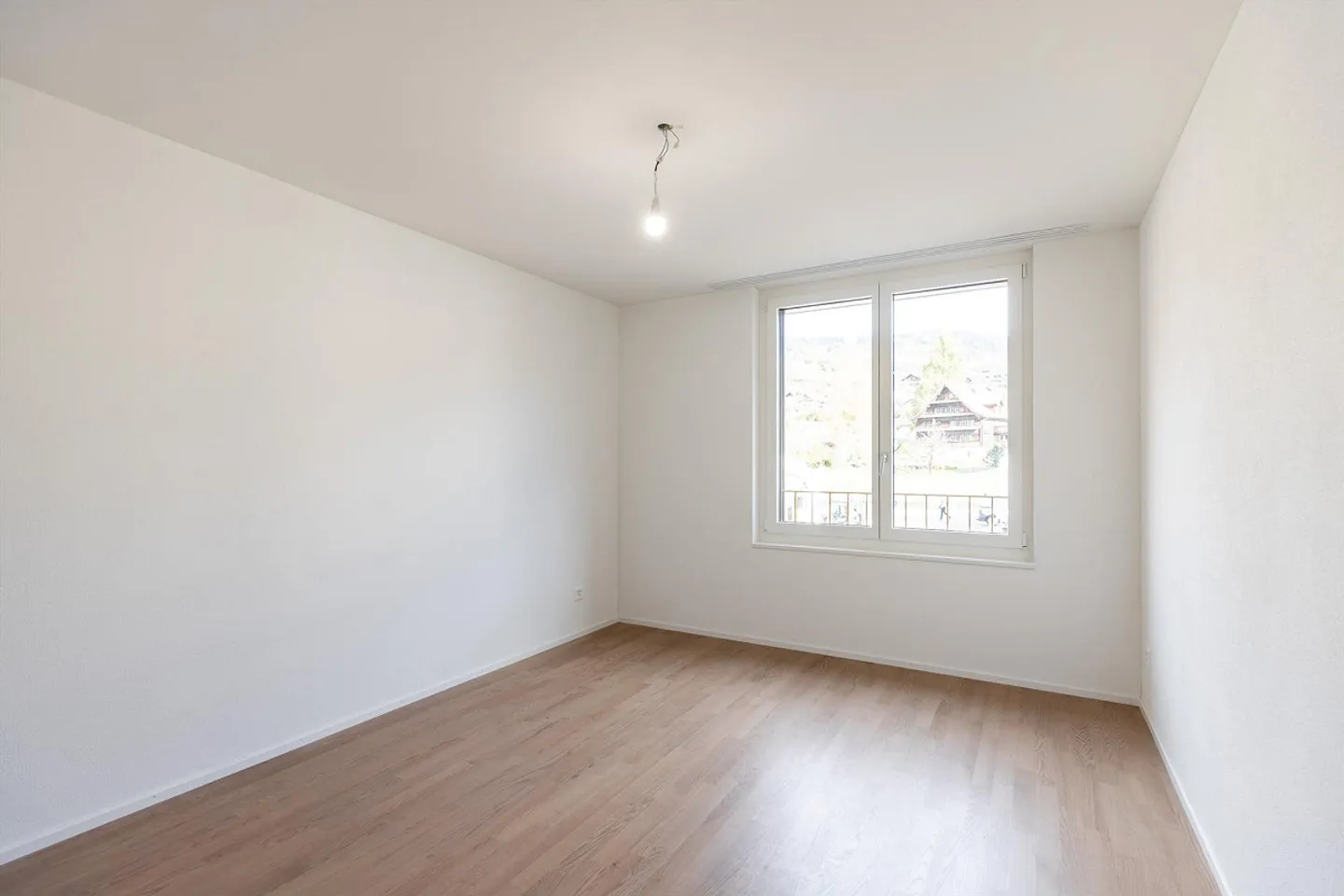 Vivere in centro, vivere a contatto con la natura - moderno appartamento di 4,5 stanze - Foto 11 di 16