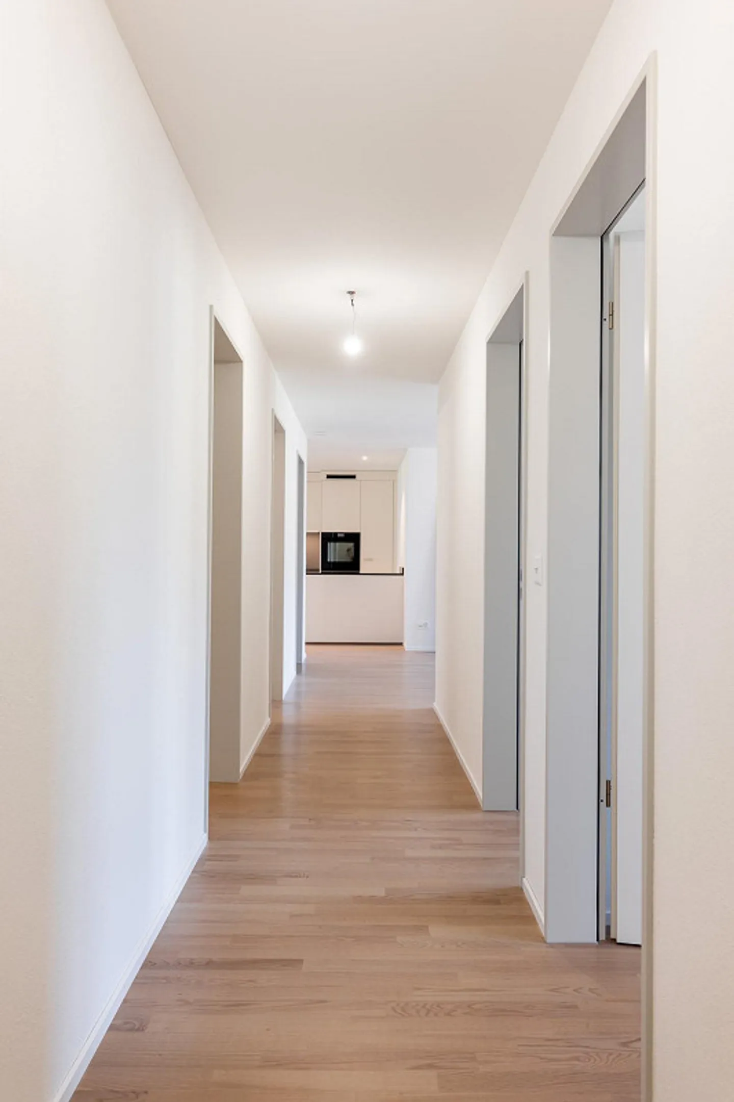 Vivere in centro, vivere a contatto con la natura - moderno appartamento di 4,5 stanze - Foto 13 di 16