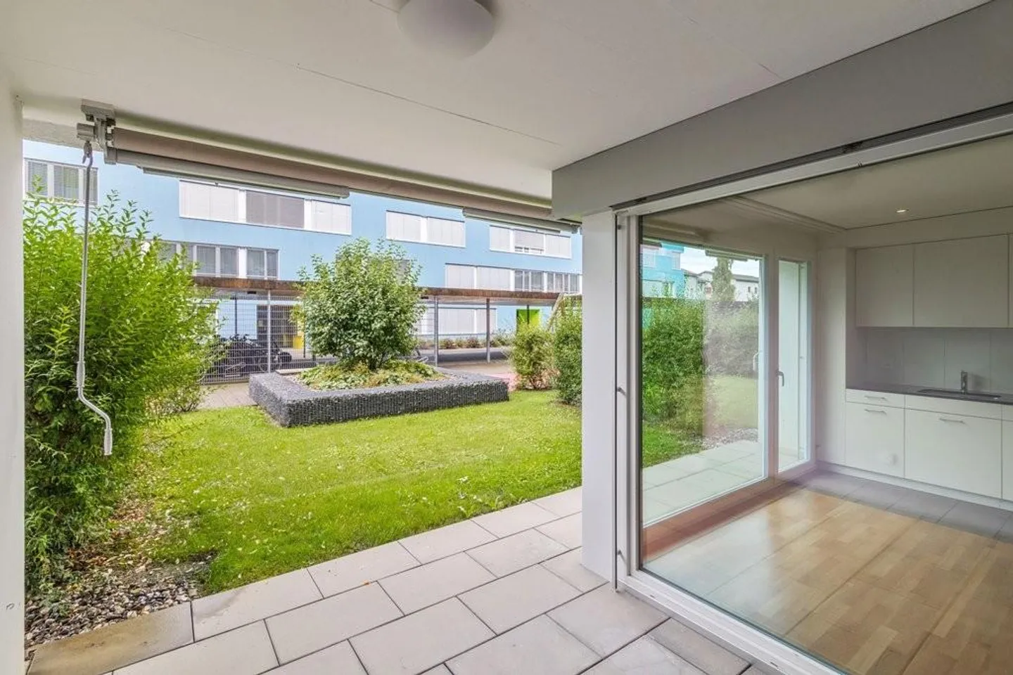 Spacious, modern apartment - Photo 7 of 7