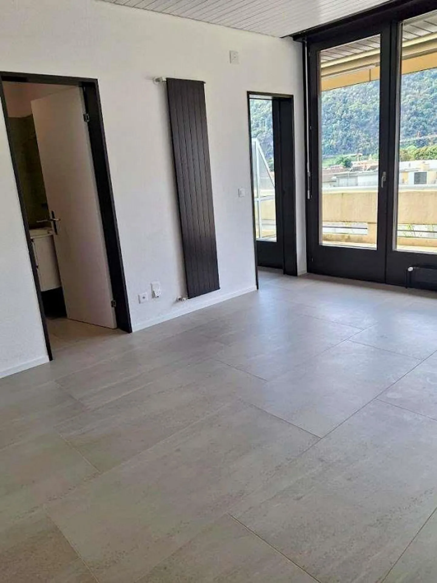 Camera singola in attico arredato nel centro di Bellinzona - Foto 7 di 13