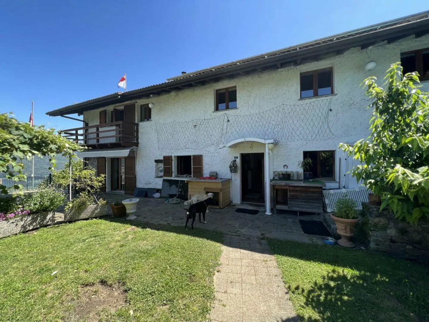 Casa ticinese 6.5 con piscina + rustico 2.5 locali duplex+ terreni - Foto 1 di 19