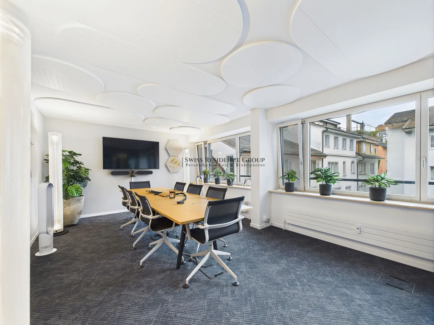 Modern Office in the Heart of Zurich with Stunning Views - Photo 10 of 13