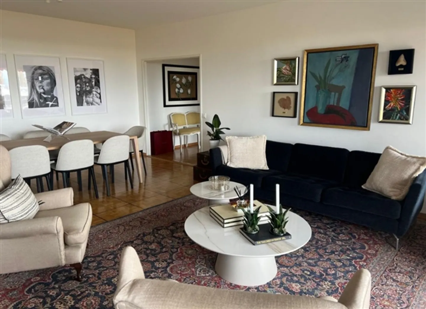 Spacious and bright 4-room apartment. This apartment is in good condition. - Photo 2 of 9