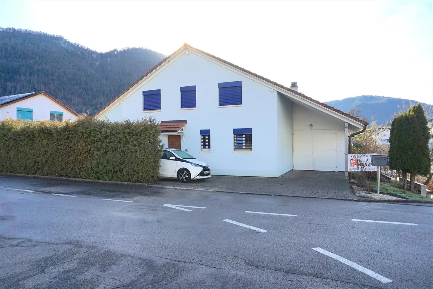 ARI-251 - Très belle maison lumineuse de 6 pièces, idéalement située, 240 m2 de surface habitable - Photo 1 sur 13