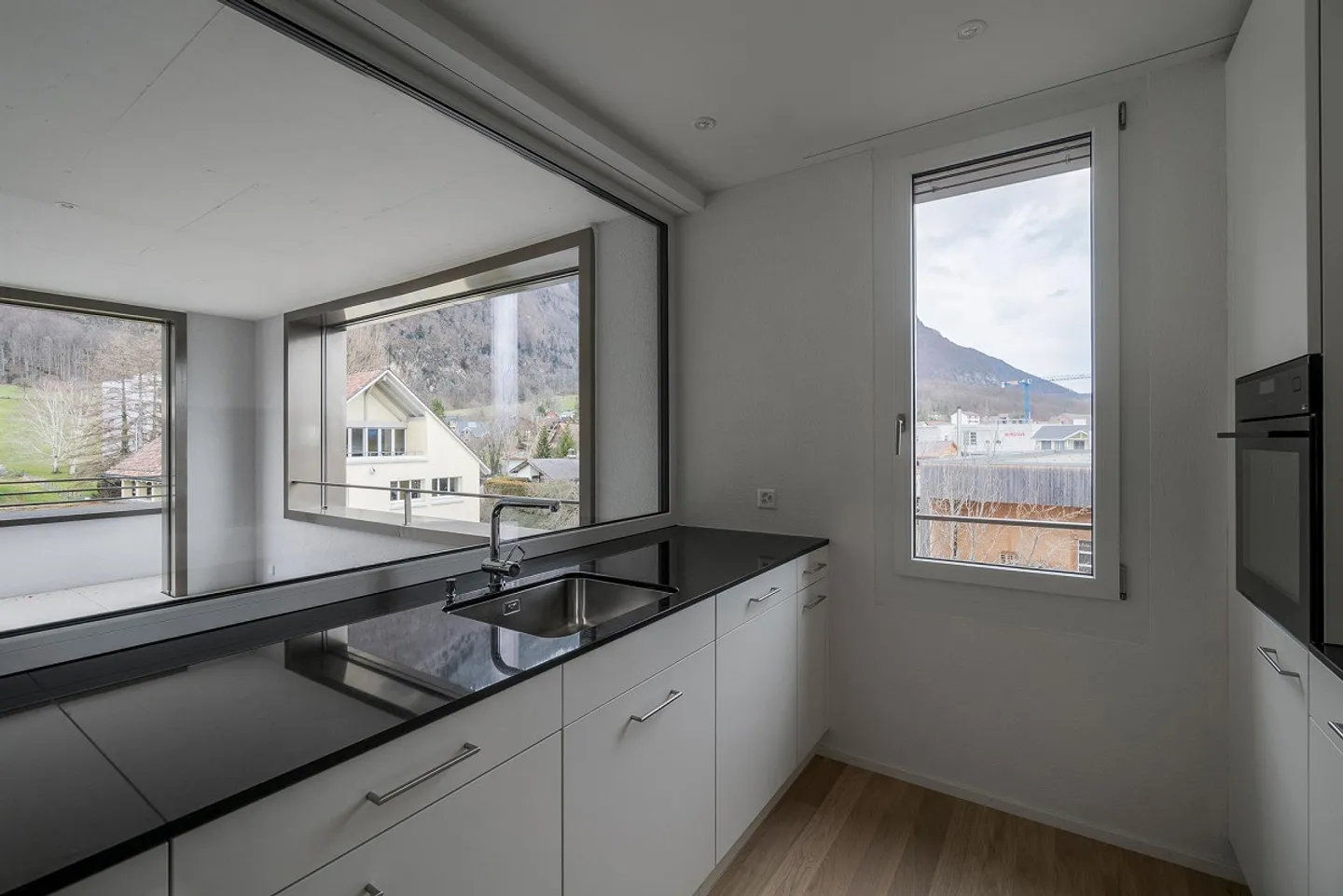 Moderno appartamento attico di 3,5 stanze in posizione tranquilla - Foto 4 di 12