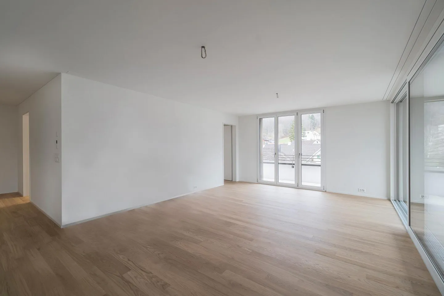 Moderno appartamento attico di 3,5 stanze in posizione tranquilla - Foto 8 di 12