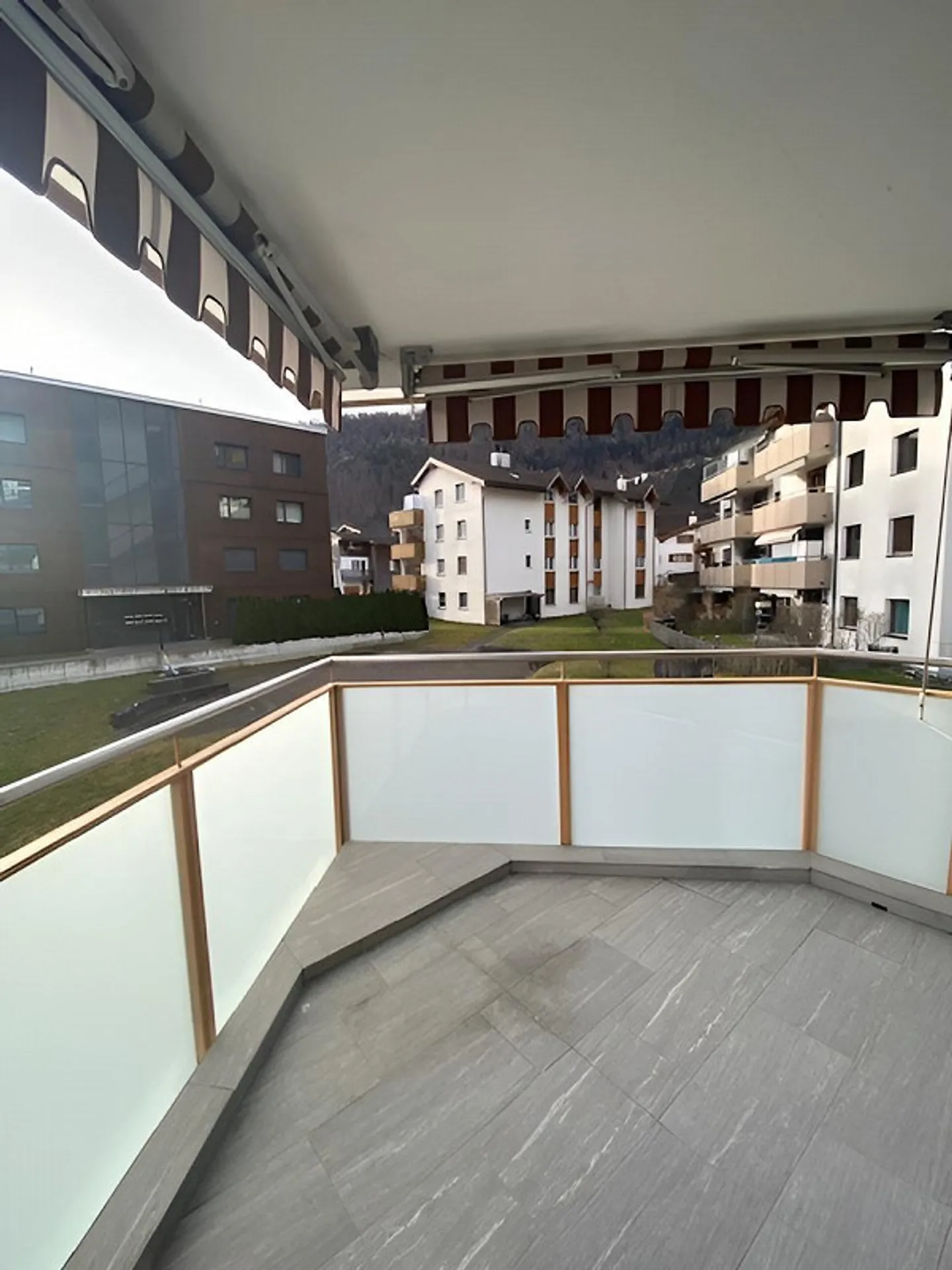 Bright and modern 3.5-room apartment for rent on the 1st floor - Photo 10 of 13