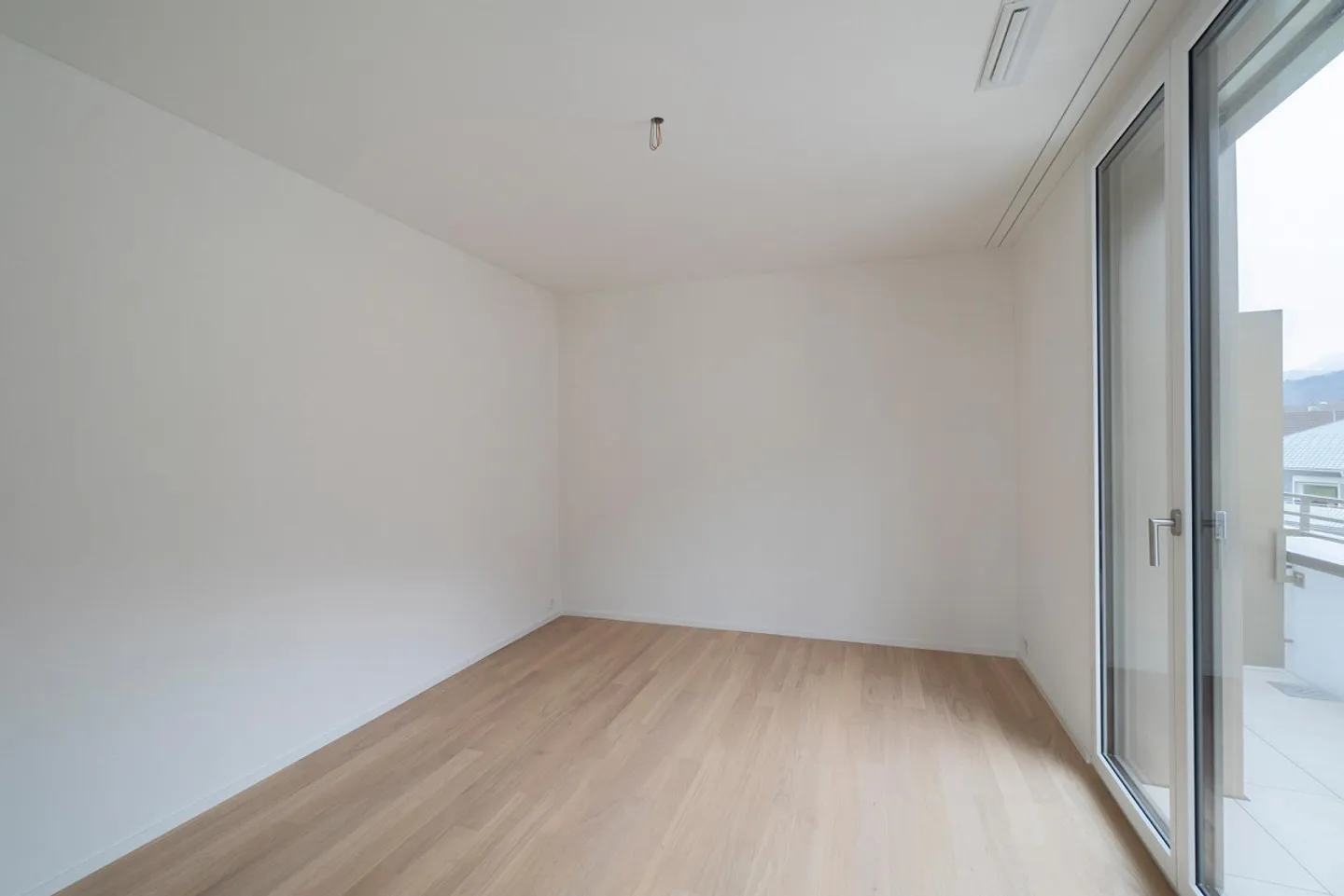 Moderno appartamento attico di 3,5 stanze in posizione tranquilla - Foto 9 di 12