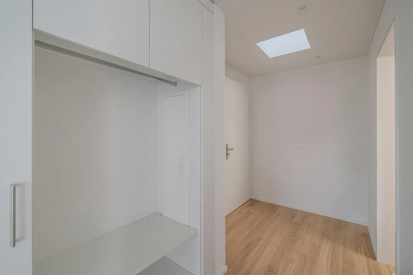 Moderno appartamento attico di 3,5 stanze in posizione tranquilla - Foto 5 di 12