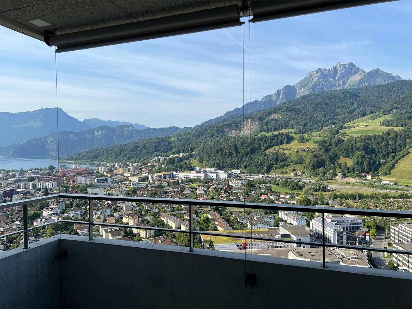 Luxuswohnung mit Seesicht - Foto 1 von 16