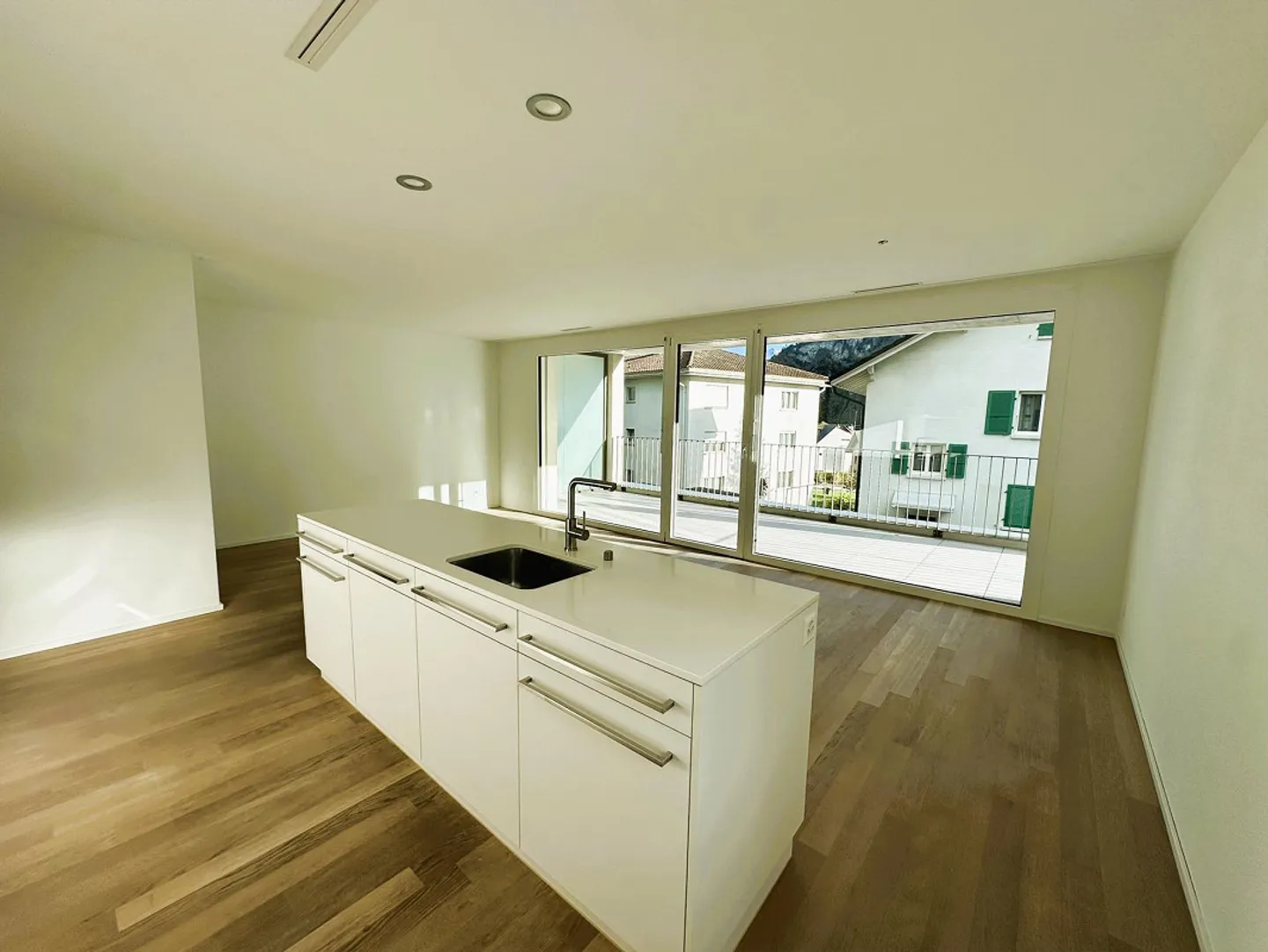 3.5 Room Apartment with Generous Balcony - Photo 2 of 11