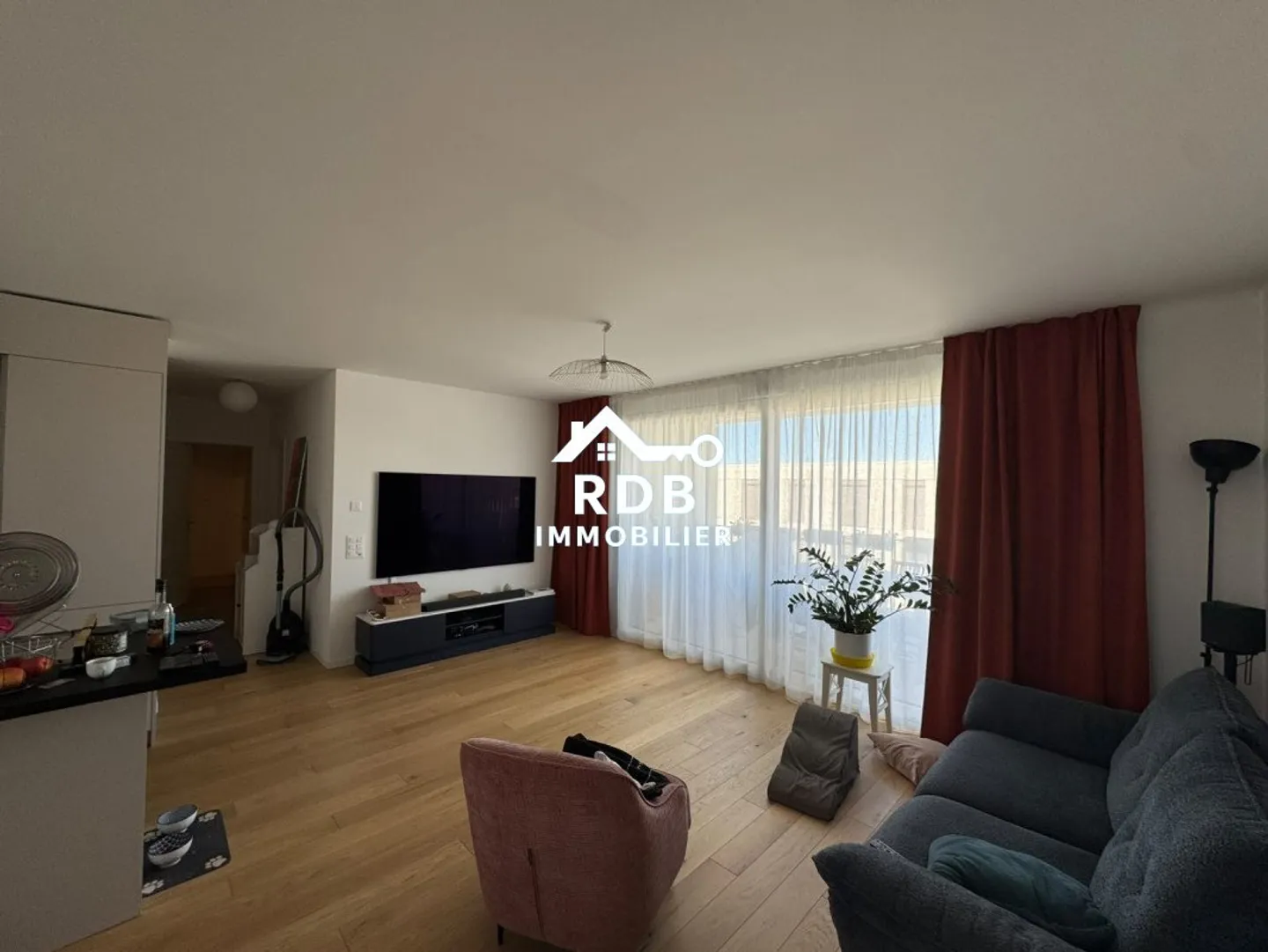 4-room apartment on the 2nd floor located in Troinex 1256 - Photo 1 of 10
