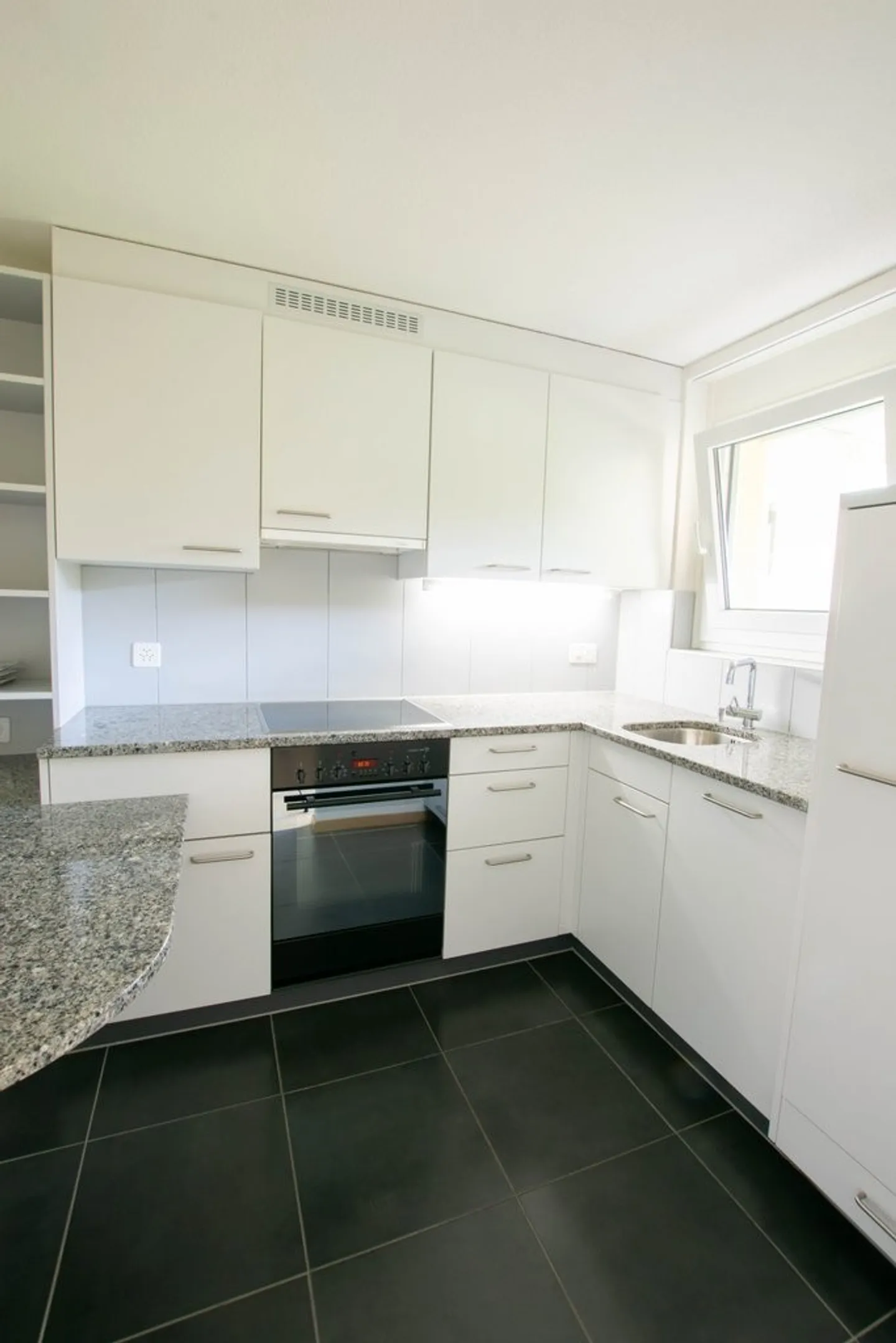 Appartamento 2.5 camere affascinante - Foto 3 di 10