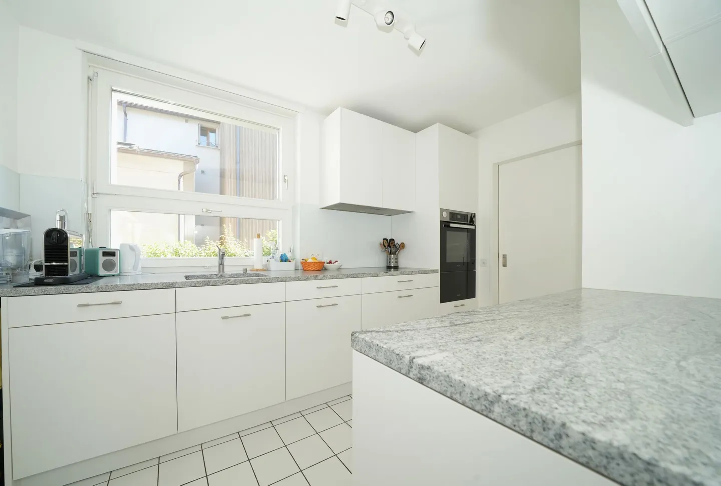 Appartement de jardin en duplex spacieux avec jardin d'hiver dans un emplacement central - Photo 7 sur 11