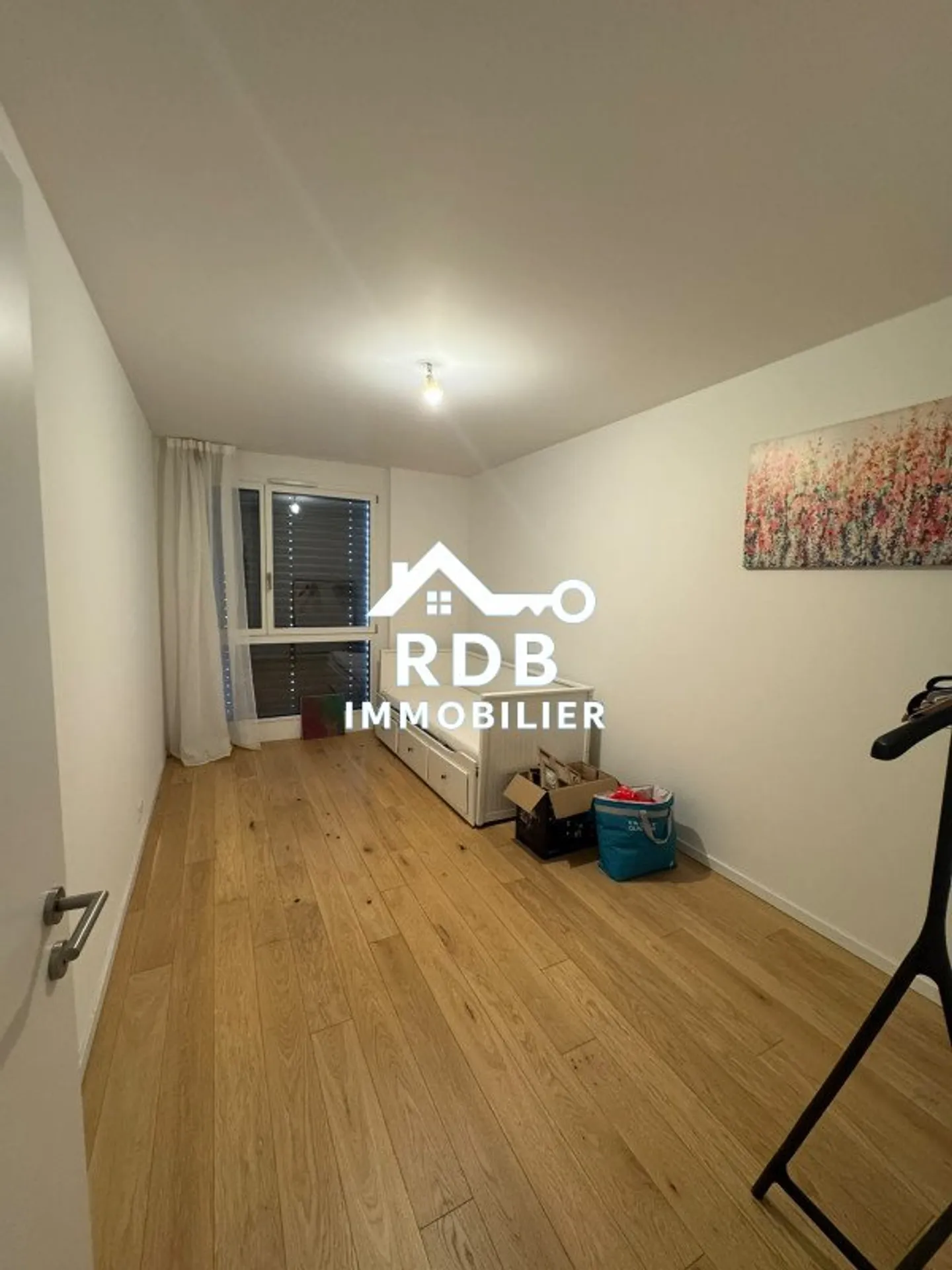 4-room apartment on the 2nd floor located in Troinex 1256 - Photo 5 of 10