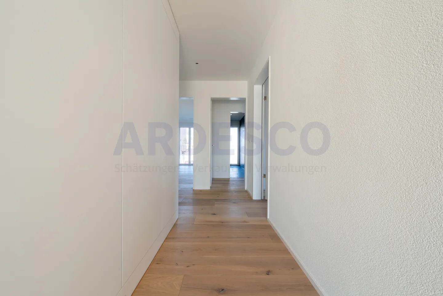 Appartement moderne avec terrasse - Photo 6 sur 8