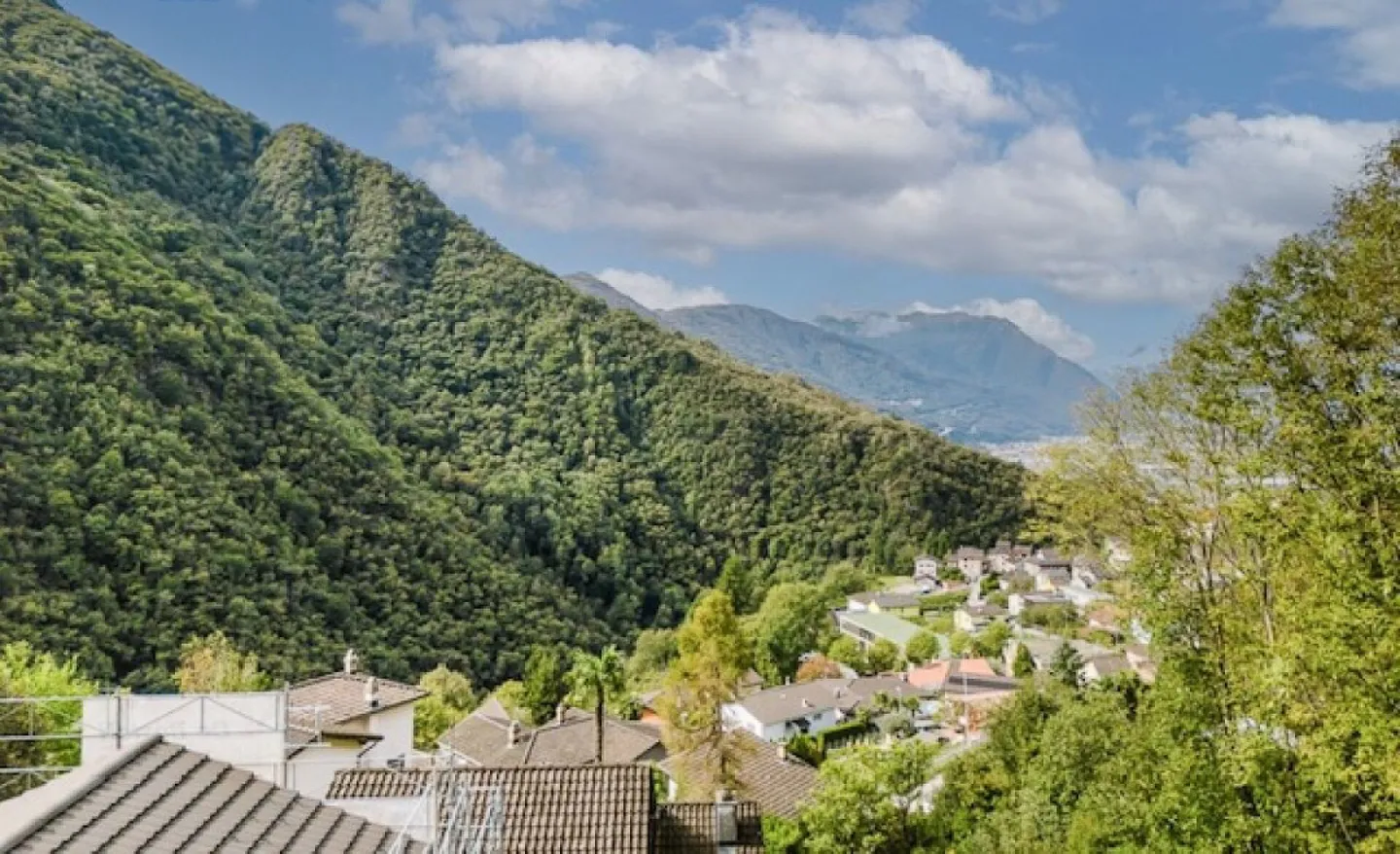 Villa moderna ed esclusiva con vista mozzafiato e arredi di alta qualità - Foto 5 di 19