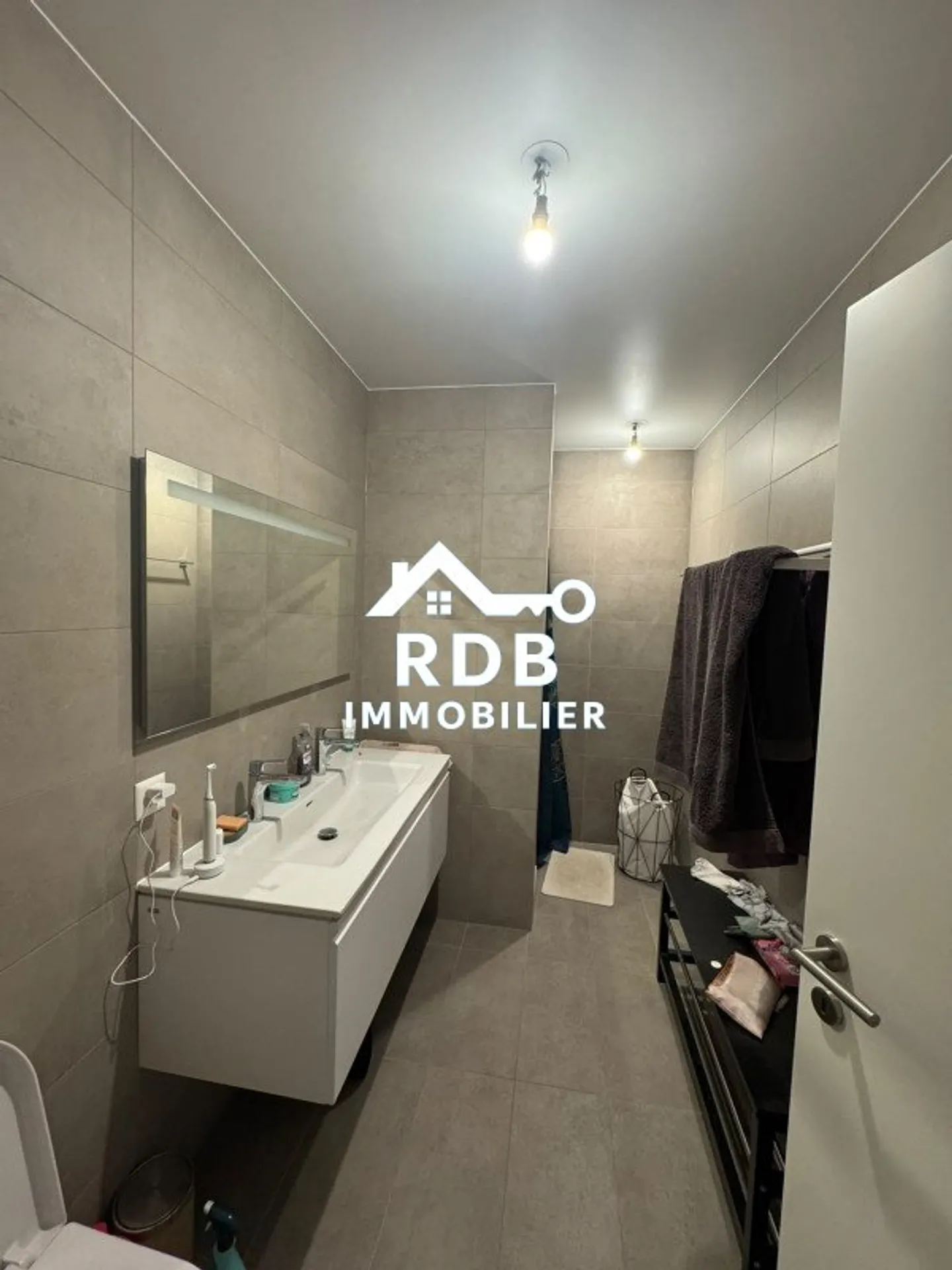 4-room apartment on the 2nd floor located in Troinex 1256 - Photo 8 of 10
