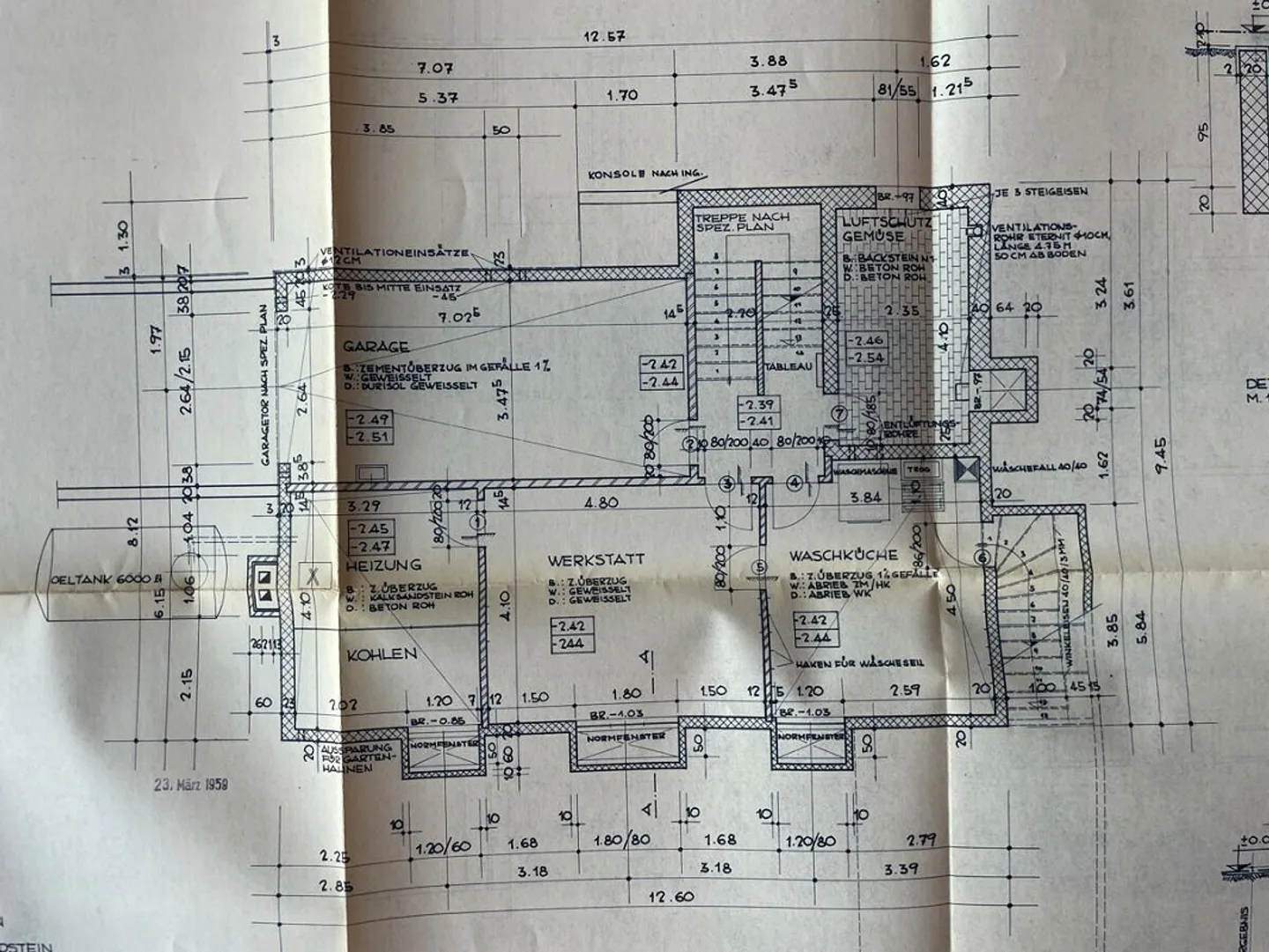 Property with development potential in a highly sought-after location - Photo 3 of 7