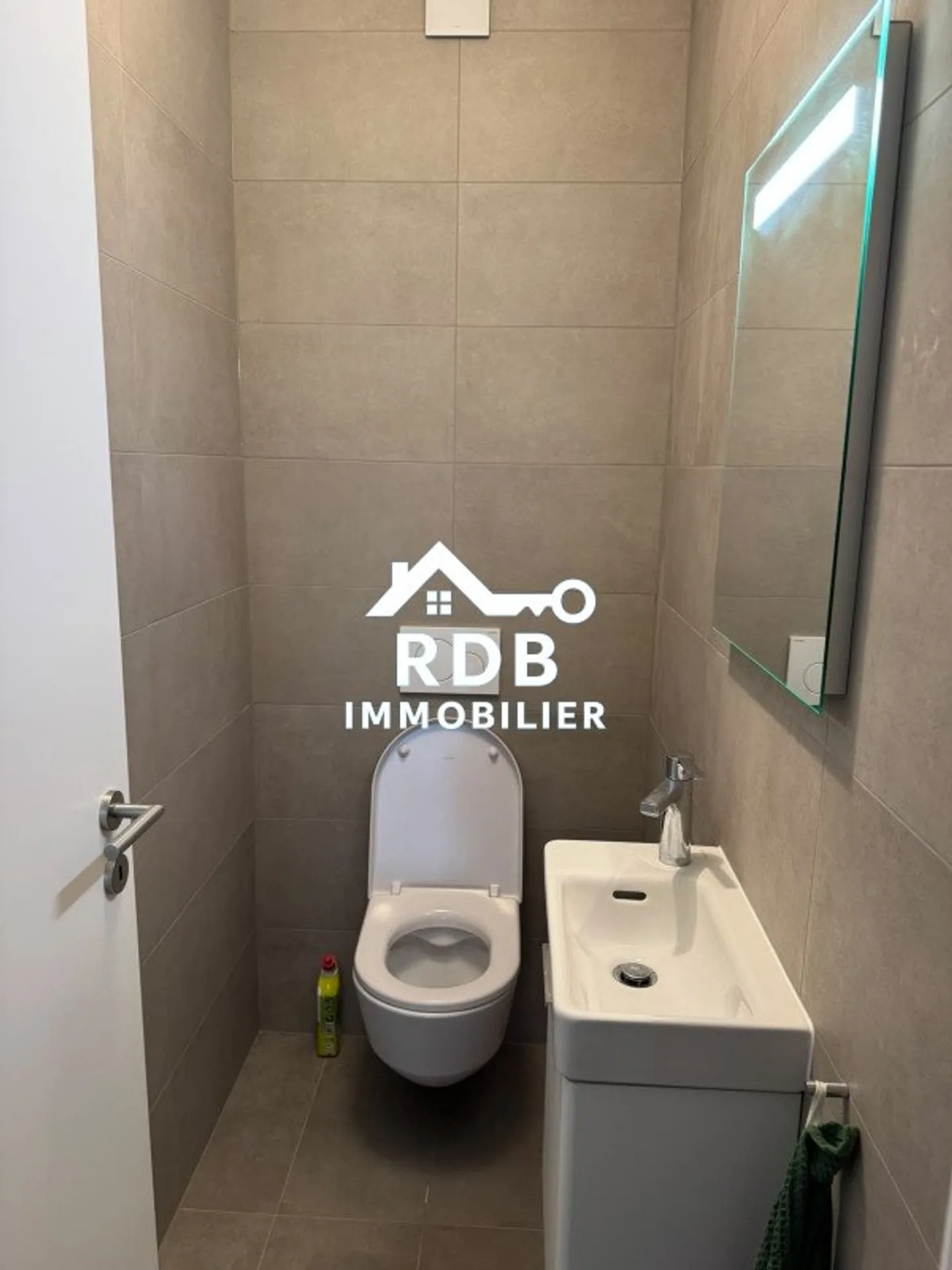 4-room apartment on the 2nd floor located in Troinex 1256 - Photo 10 of 10