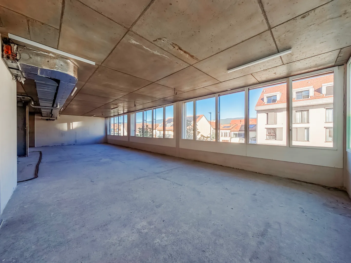 New commercial spaces for rent - Photo 4 of 12