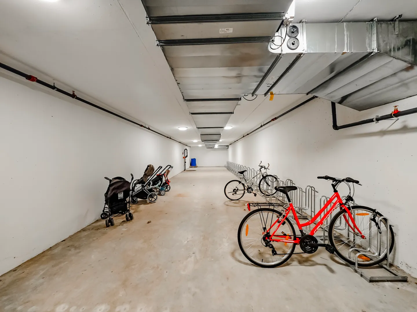 New commercial spaces for rent - Photo 7 of 12