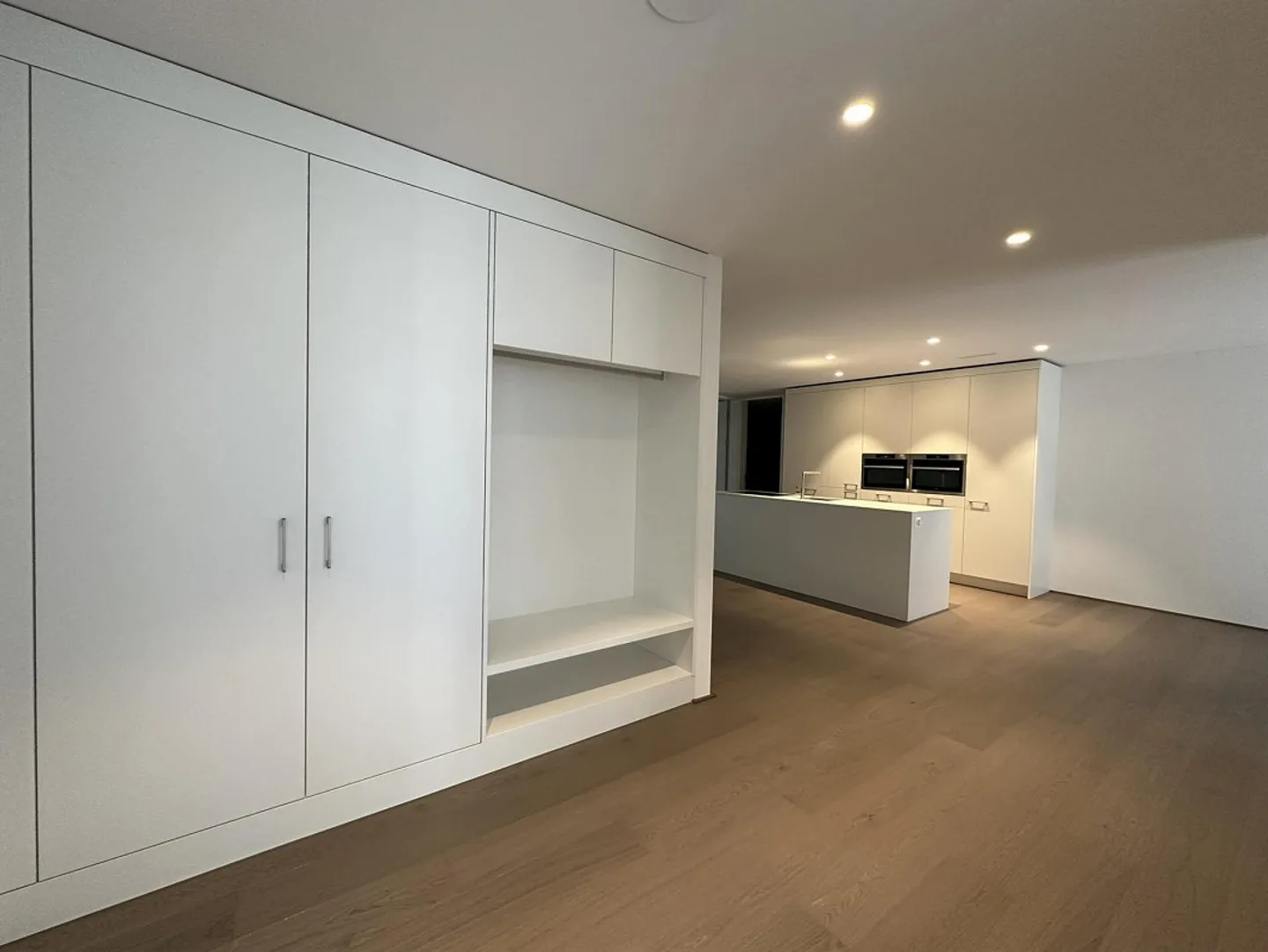 Appartement 4.5 pièces de haute qualité dans un emplacement privilégié - Photo 2 sur 10