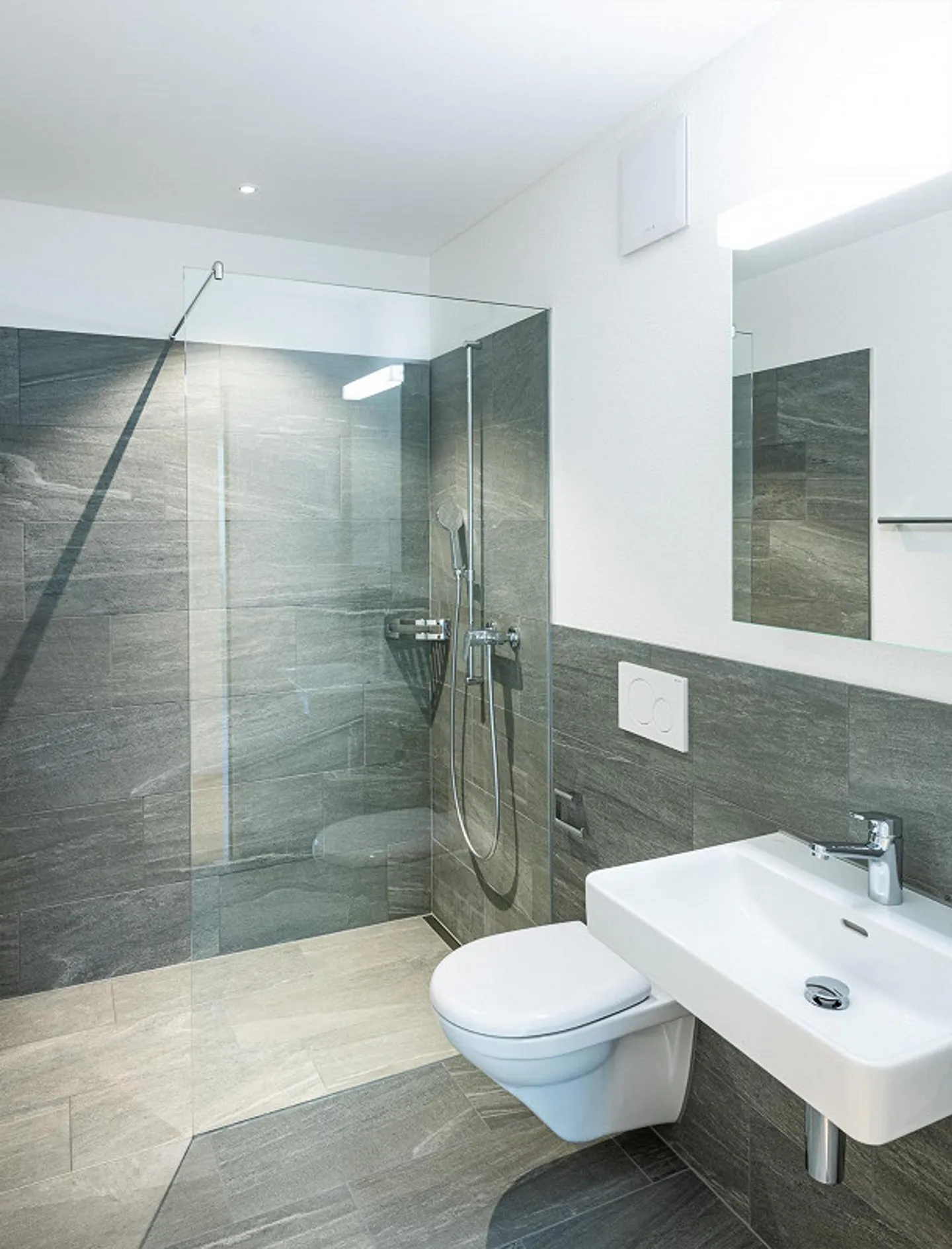 Appartamento attico unico di 4,5 stanze nel popolare quartiere Breite - Foto 5 di 11