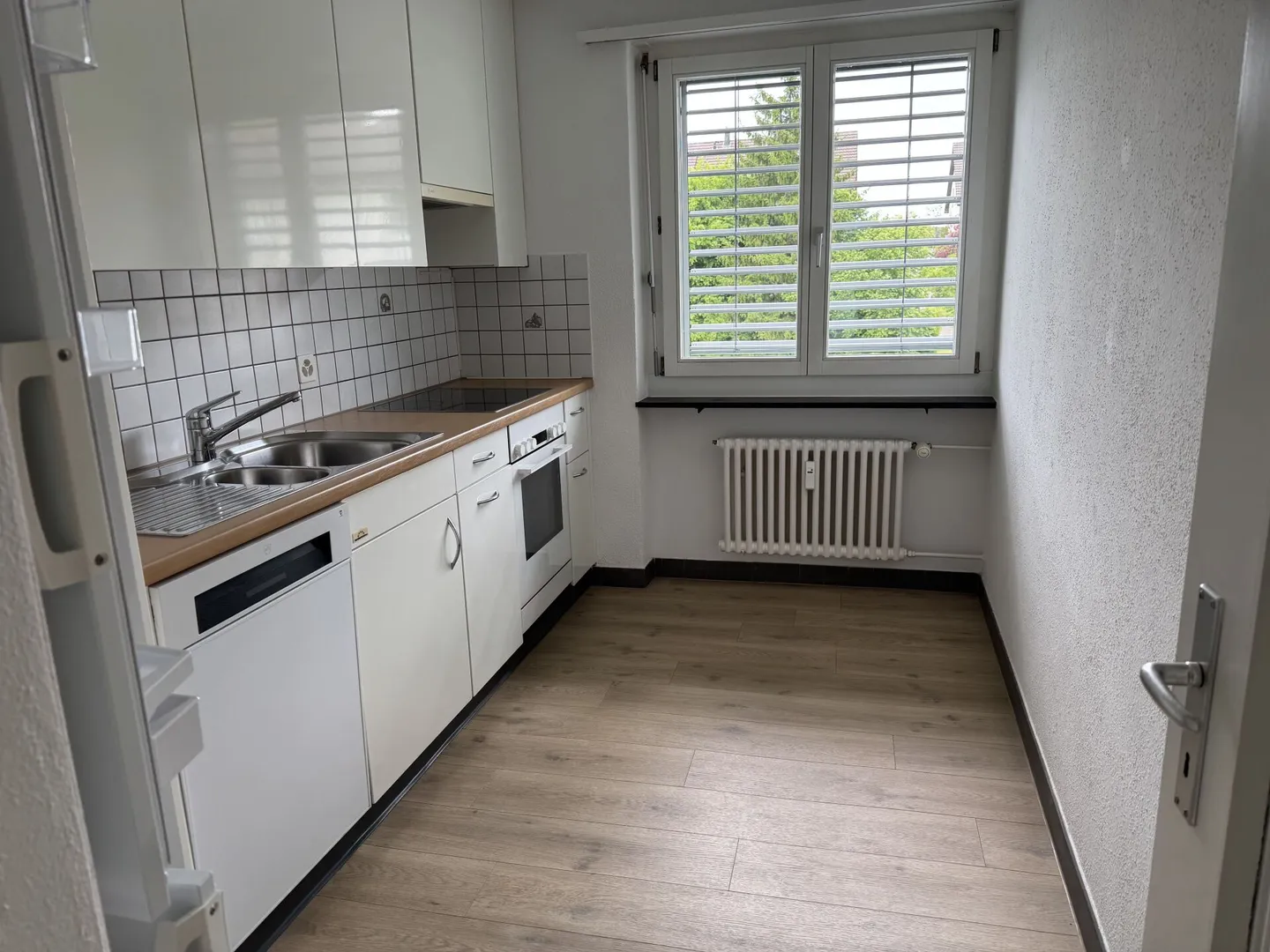 Appartement 3 pièces dans un emplacement central avec balcon - Photo 3 sur 10