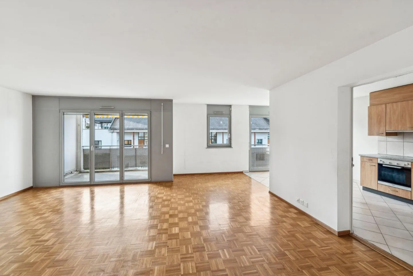 Exklusivität: Durchgehende Wohnung im Herzen von Meyrin-Village - Foto 2 von 13