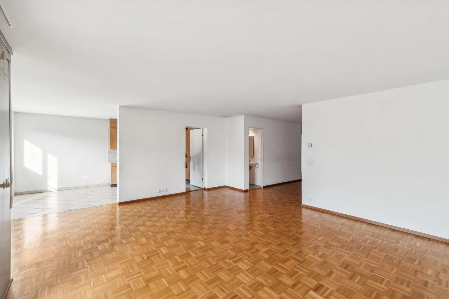 Exklusivität: Durchgehende Wohnung im Herzen von Meyrin-Village - Foto 3 von 13